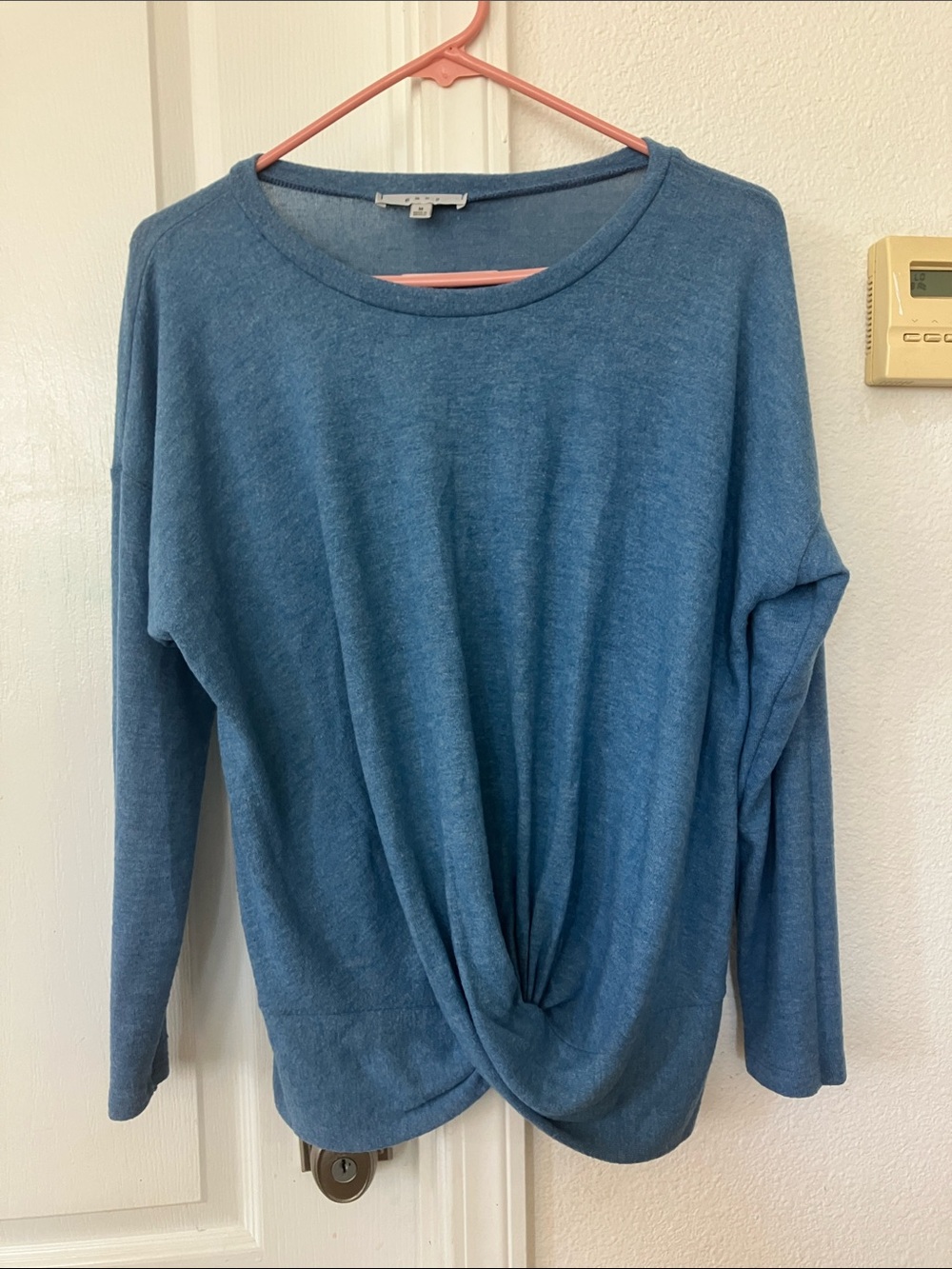 gaze Blue Twist-Front Long Sleeve Pullover Size M